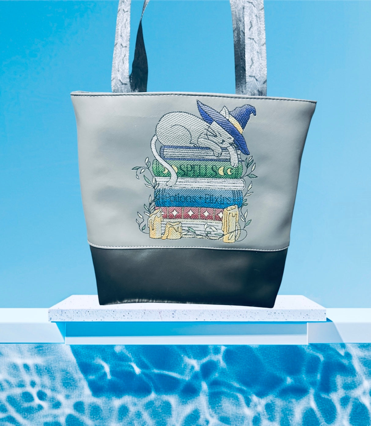 Clever cat tote