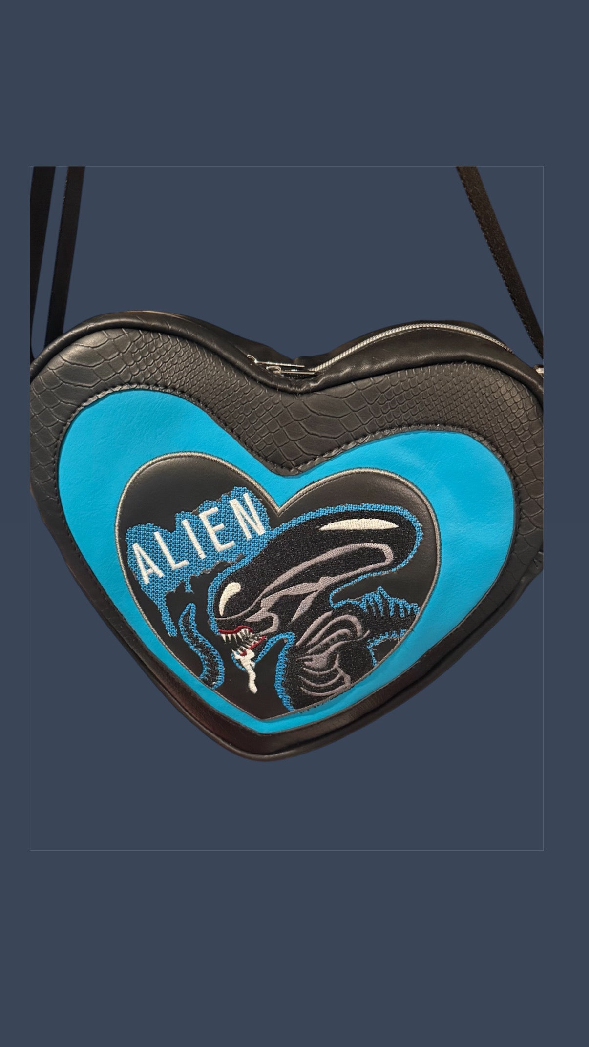 Alien heart bag